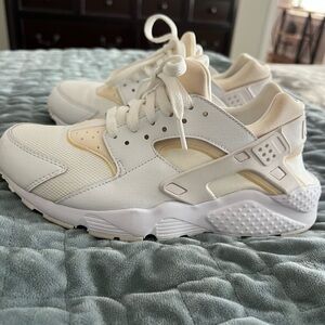 Nike huarache sneakers 7Y